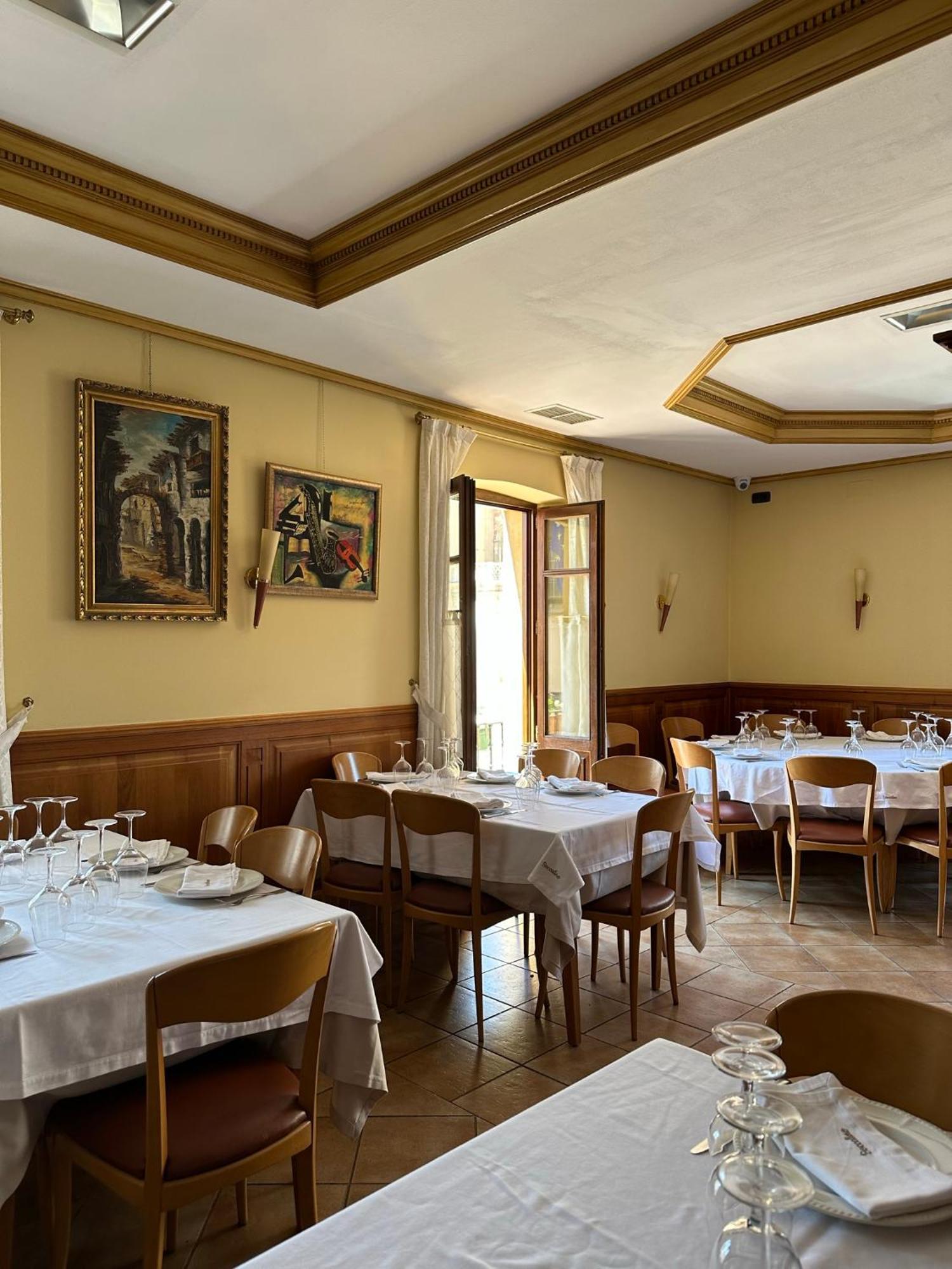 Hostal Restaurante Boccalino León Exterior foto